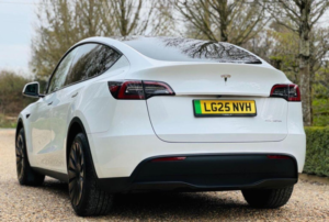 2025 Tesla Model Y (dual Motor) Long Range Auto 4wde 5dr in White — image 4