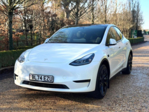 2024 Tesla Model Y Long Range Auto Rwd 5dr in White — image 2