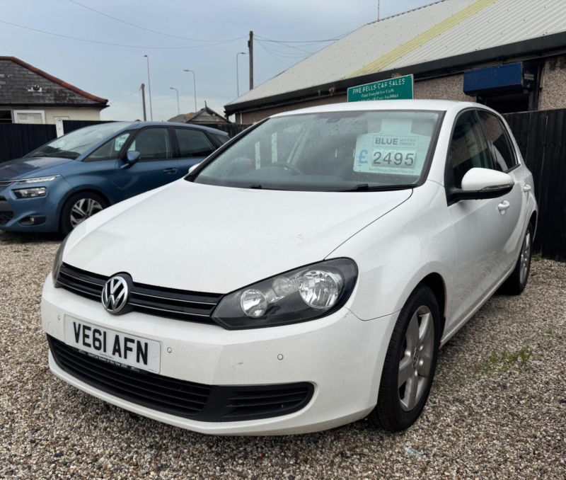 2011 Volkswagen Golf 1.6 Tdi Match Euro 5 5dr in White — image 1