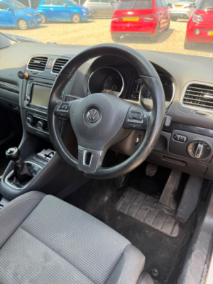 2011 Volkswagen Golf 1.6 Tdi Match Euro 5 5dr in White — image 4