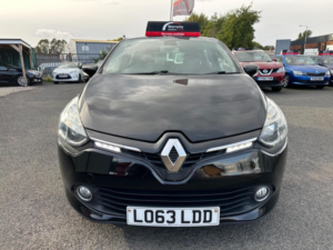 2013 Renault Clio 0.9 Tce Dynamique Medianav Euro 5 (s/s) 5dr in Black — image 2