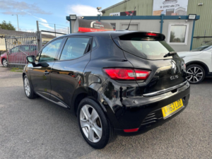 2013 Renault Clio 0.9 Tce Dynamique Medianav Euro 5 (s/s) 5dr in Black — image 4