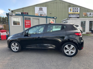 2013 Renault Clio 0.9 Tce Dynamique Medianav Euro 5 (s/s) 5dr in Black — image 5