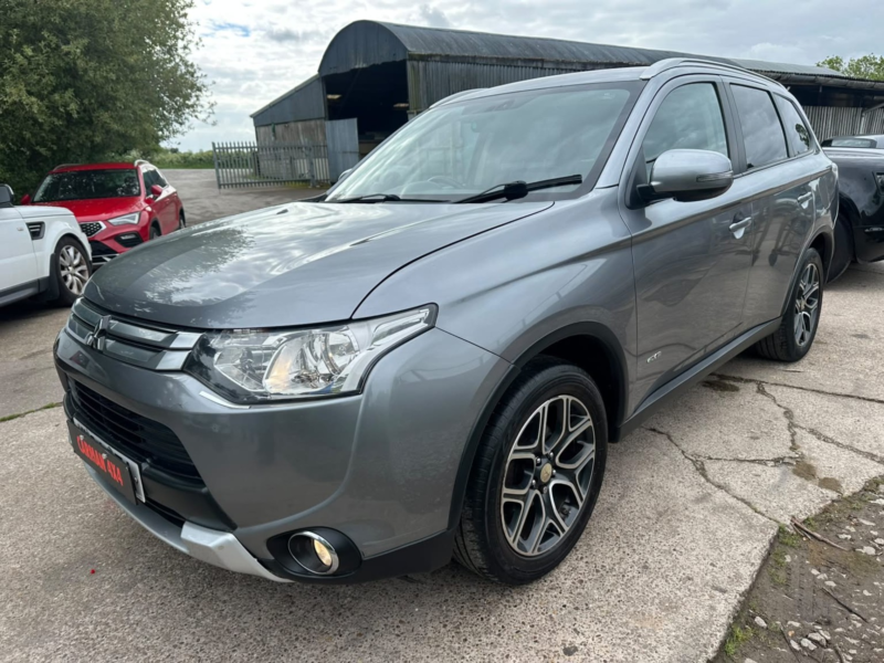 2014 Mitsubishi Outlander 2.2 Di-D Gx3 in Grey — image 1