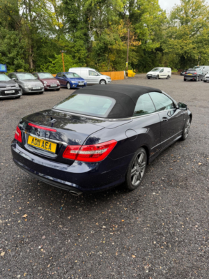 2011 Mercedes-Benz E Class 3.0 E350 Cdi V6 Blueefficiency Sport Cabriolet G-Tronic Euro 5 2dr in Blue — image 4