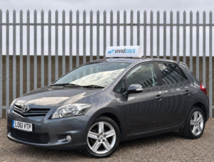 2011 Toyota Auris 1.6 V-Matic Sr Euro 5 5dr in Grey — image 2