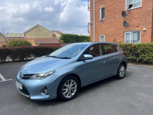 2014 Toyota Auris 1.6 V-Matic Icon Euro 5 5dr in Blue — image 3