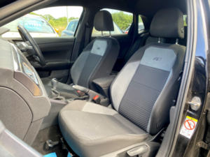2020 Volkswagen Polo 1.0 Tsi R-Line 5-Door - Fsh - 16inch Alloys, P. Sensors, Apple Carplay - 66k - Deep Black in Black — image 4