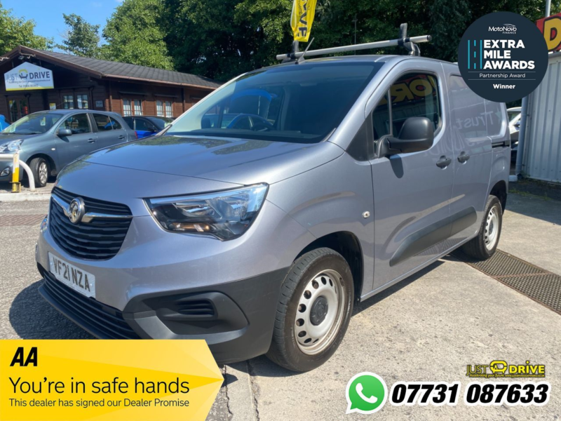 2021 Vauxhall Combo 1.5 Turbo D 2300 Dynamic Panel Van 4dr Diesel Manual L1 H1 Euro 6 (100 Ps) in Grey — image 1