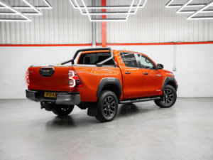 2021 Toyota Hilux 2.8 D-4d Invincible X Auto 4WD Euro 6 (s/s) 4dr in Orange — image 3
