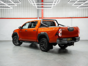 2021 Toyota Hilux 2.8 D-4d Invincible X Auto 4WD Euro 6 (s/s) 4dr in Orange — image 4