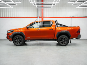 2021 Toyota Hilux 2.8 D-4d Invincible X Auto 4WD Euro 6 (s/s) 4dr in Orange — image 5