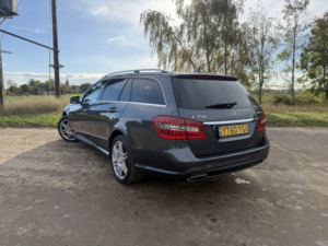 2010 Mercedes-Benz E Class 3.0 E350 Cdi V6 Blueefficiency Sport in Grey — image 3