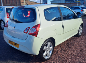 2013 Renault Twingo 1.2 16v Dynamique in White — image 6