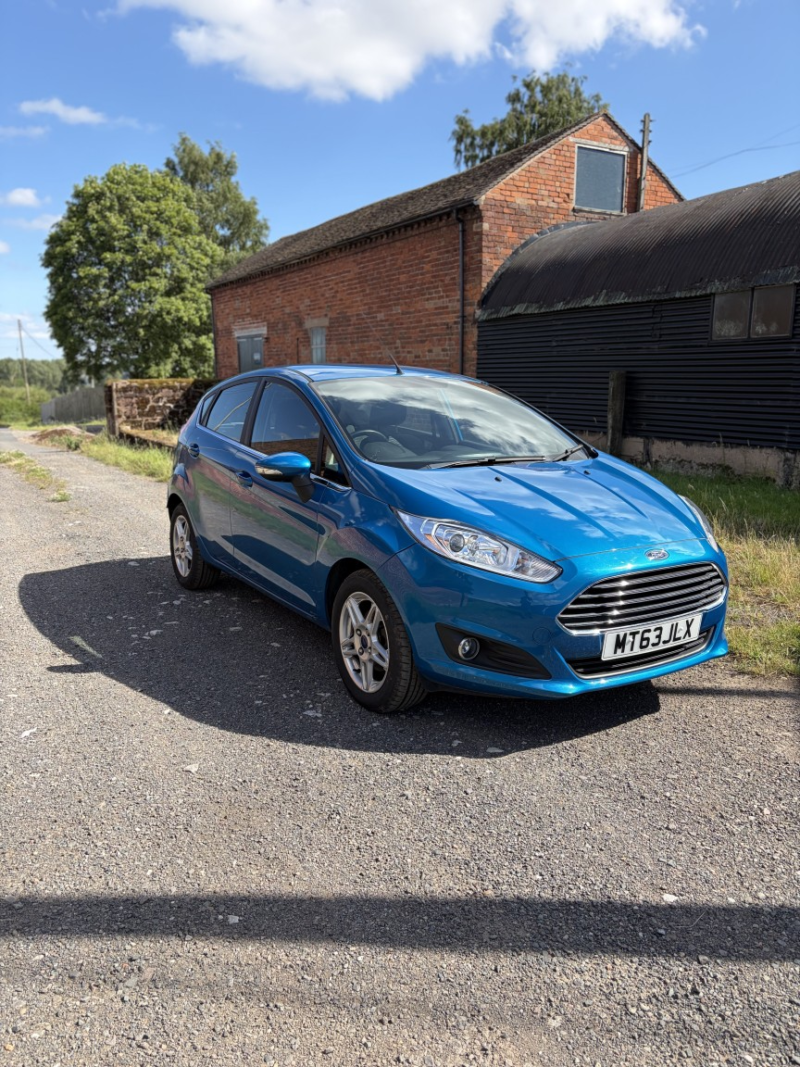 2013 Ford Fiesta 1.0 T Ecoboost Zetec in Blue — image 1