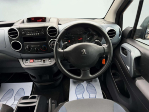 2015 Peugeot Partner Tepee 1.6 Hdi Tepee S Egc (s/s) 5dr in Grey — image 3
