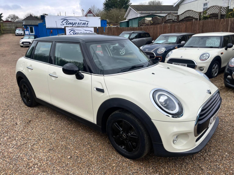 2019 MINI Hatch 1.5 Cooper Classic Euro 6 (s/s) 5dr in White — image 1