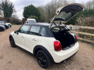 2019 MINI Hatch 1.5 Cooper Classic Euro 6 (s/s) 5dr in White — image 6
