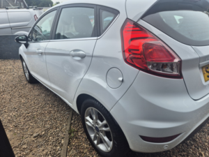2014 Ford Fiesta 1.3 Zetec in White — image 4