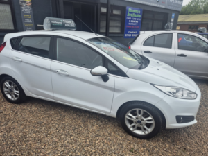 2014 Ford Fiesta 1.3 Zetec in White — image 6