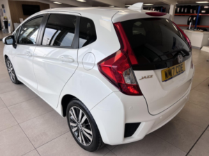 2017 Honda Jazz 1.3 I-Vtec Ex Navi in White — image 6