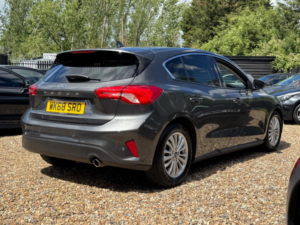 2018 Ford Focus 1.0t Ecoboost Titanium Euro 6 (s/s) 5dr in Grey — image 2
