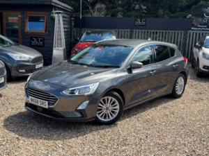 2018 Ford Focus 1.0t Ecoboost Titanium Euro 6 (s/s) 5dr in Grey — image 5