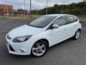 2013 Ford Focus 1.6 Tdci Titanium Navigator Euro 5 (s/s) 5dr in White — image 3