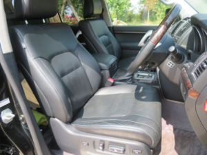 2013 Toyota Land Cruiser Zx 4.6 V8 J200 in Black — image 3