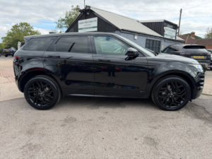 2019 Land Rover Range Rover Evoque 2.0 P300 R-Dynamic Se SUV 5dr Petrol Auto 4WD Euro 6 (s/s) (300 Ps) in Black — image 5