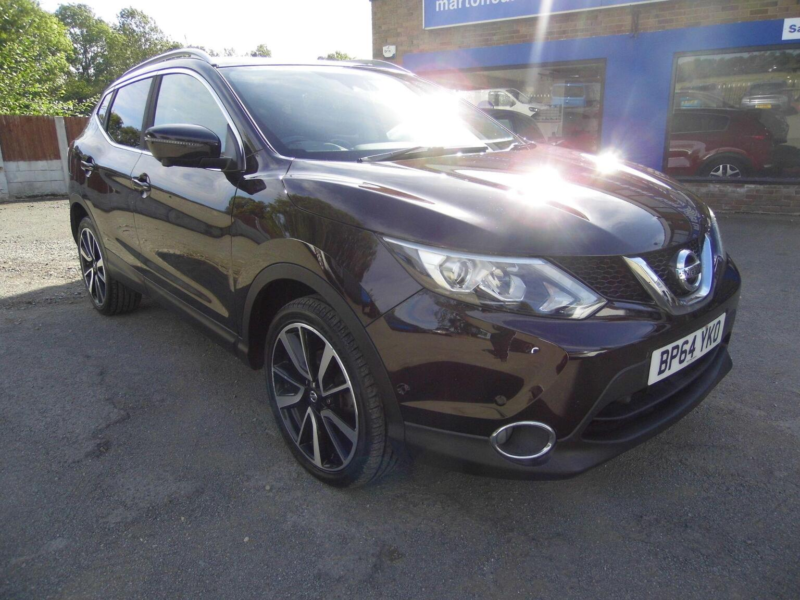 2015 Nissan Qashqai 1.5 Dci Tekna 2WD Euro 5 (s/s) 5dr in Black — image 1