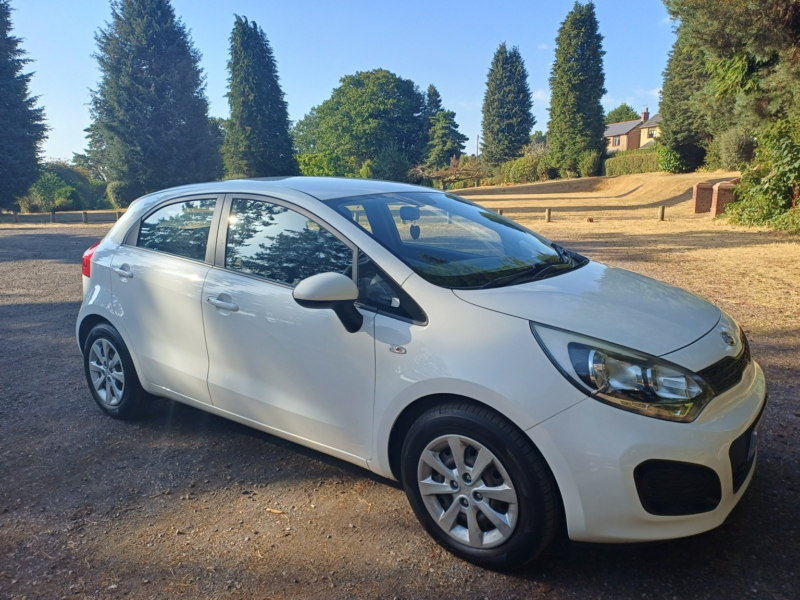 2013 Kia Rio 1.1 Crdi Ecodynamics 1 in White — image 1