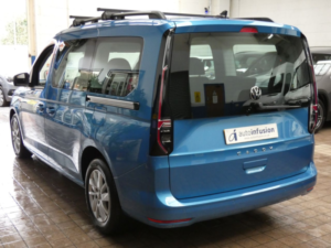 2025 Volkswagen Caddy Maxi 2.0 Tdi Life MPV 5dr Diesel DSG Euro 6 (s/s) (122 Ps) in Blue — image 4