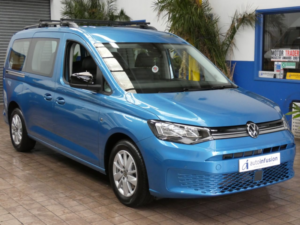 2025 Volkswagen Caddy Maxi 2.0 Tdi Life MPV 5dr Diesel DSG Euro 6 (s/s) (122 Ps) in Blue — image 5