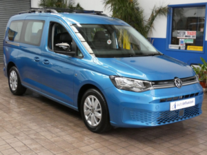 2025 Volkswagen Caddy Maxi 2.0 Tdi Life MPV 5dr Diesel DSG Euro 6 (s/s) (122 Ps) in Blue — image 6