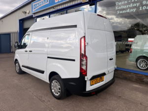 2020 Ford Transit Custom 2.0 300 Ecoblue Leader Panel Van 5dr Diesel Manual L1 H2 Euro 6 105 Ps in White — image 4