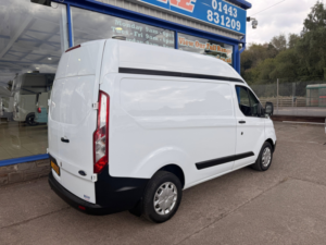 2020 Ford Transit Custom 2.0 300 Ecoblue Leader Panel Van 5dr Diesel Manual L1 H2 Euro 6 105 Ps in White — image 6