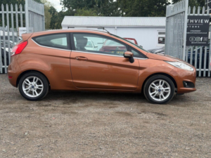2016 Ford Fiesta 1.25 Zetec Euro 6 3dr in Brown — image 4