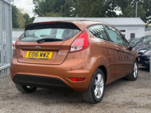 2016 Ford Fiesta 1.25 Zetec Euro 6 3dr in Brown — image 6
