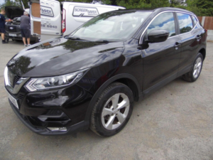 2017 Nissan Qashqai 1.2 Dig-T Acenta Euro 6 (s/s) 5dr in Black — image 3