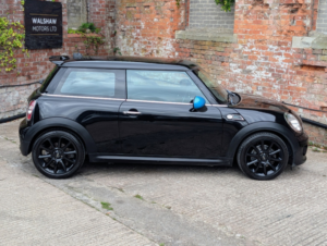 2012 MINI Hatch 2.0 Cooper Sd Bayswater Hatch in Black — image 5