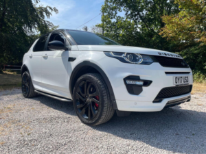 2017 Land Rover Discovery Sport 2.0 Td4 Hse Dynamic Lux Auto 4WD Euro 6 (s/s) 5dr in White — image 2