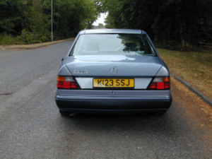 1993 Mercedes-Benz 220 Ref 8817 - Benz W124 220e Automatic Saloon (rhd - Uk Car) in Blue — image 5