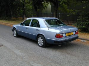 1993 Mercedes-Benz 220 Ref 8817 - Benz W124 220e Automatic Saloon (rhd - Uk Car) in Blue — image 6