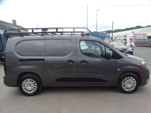 2022 Vauxhall Combo Electric 2300 50kwh Sportive Auto L2 H1 6dr in Grey — image 4