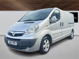 2012 Vauxhall Vivaro 2.0 2900 Cdti Sportive Fwd L3 4dr in Silver — image 4