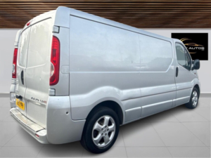2012 Vauxhall Vivaro 2.0 2900 Cdti Sportive Fwd L3 4dr in Silver — image 5