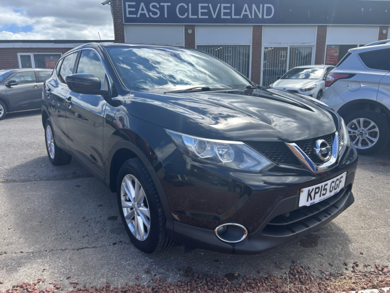 2015 Nissan Qashqai 1.5 Dci Acenta+ in Black — image 1
