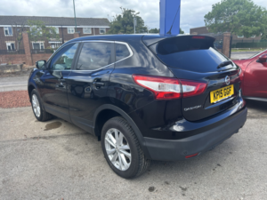 2015 Nissan Qashqai 1.5 Dci Acenta+ in Black — image 4