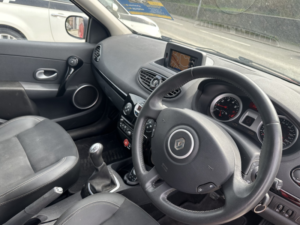 2013 Renault Clio 1.2 Gt Line Tomtom in Red — image 2